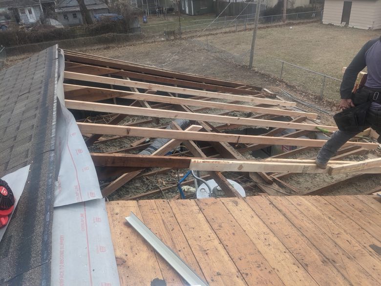 Tedder’s Roofing LLC roof tear-off and decking